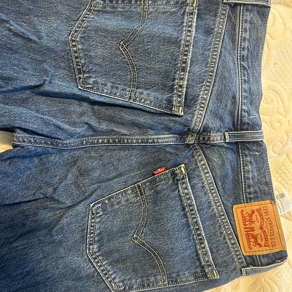 Levi’s “Low Pro Straight” Women’s Jeans